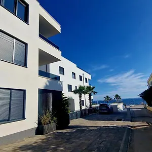  Apartment Dinary